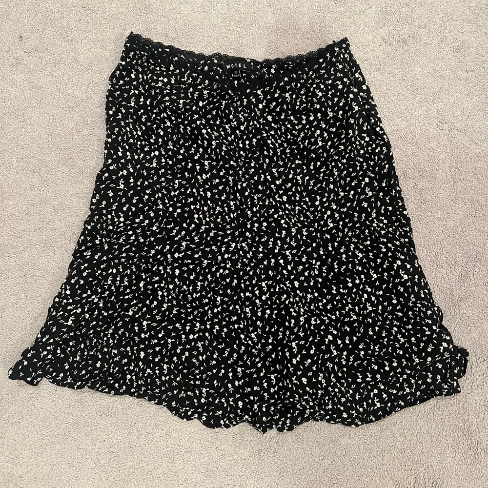 Motel Rocks Navy/Black and White Floral Patterned Skirt